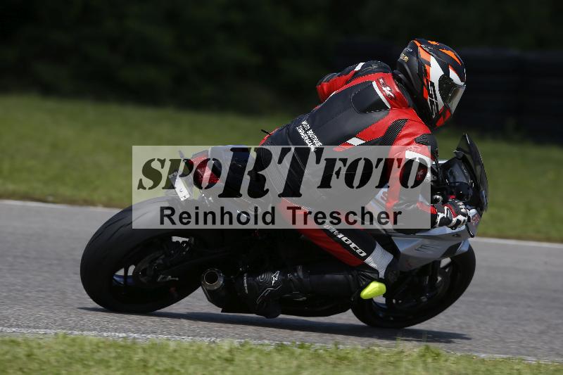 /Archiv-2024/29 12.06.2024 MOTO.CH Track Day ADR/Gruppe blau/unklar